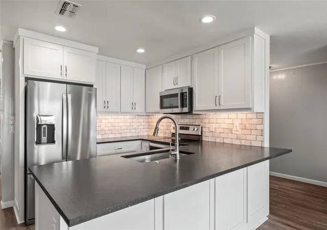 Photo 4 of Single family home for sale at 179 Autumn Wood Trl, Gun Barrel City, TX 75156 | MLS# 21346675 | Listing updated on 2026-08-13