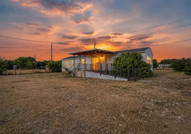 Photo 1 of Manufactured home for sale at 3205 Oak Hill Dr, Granbury, TX 76048 | MLS# 21352537 | Listing updated on 2026-08-07