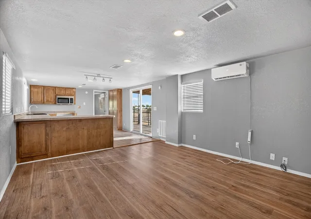 Photo 3 of Manufactured home for sale at 3205 Oak Hill Dr, Granbury, TX 76048 | MLS# 21352537 | Listing updated on 2026-08-07