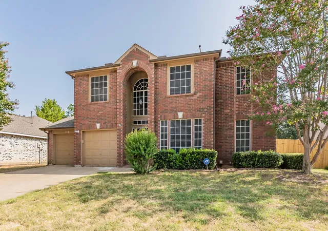 Photo 2 of Single family home for sale at 8112 Fireside Dr, North Richland Hills, TX 76182 | MLS# 21352368 | Listing updated on 2026-08-06