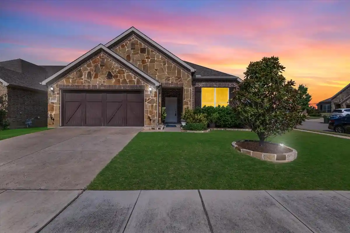 Photo 1 of Single family home for sale at 2700 Red Sage Rd, Lewisville, TX 75067 | MLS# 21350861 | Listing updated on 2026-10-21