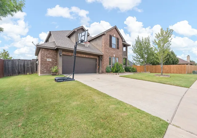 Photo 2 of Single family home for sale at 1112 Cardinal Ridge Rd, Burleson, TX 76028 | MLS# 21351892 | Listing updated on 2026-09-16