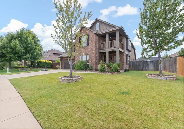 Photo 3 of Single family home for sale at 1112 Cardinal Ridge Rd, Burleson, TX 76028 | MLS# 21351892 | Listing updated on 2026-09-16