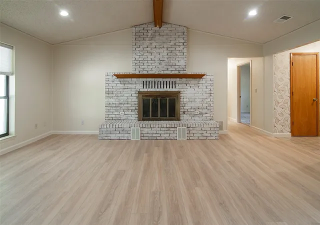 Photo 2 of Single family home for sale at 284 W San Antonio St, Van Alstyne, TX 75495 | MLS# 21352222 | Listing updated on 2026-08-07