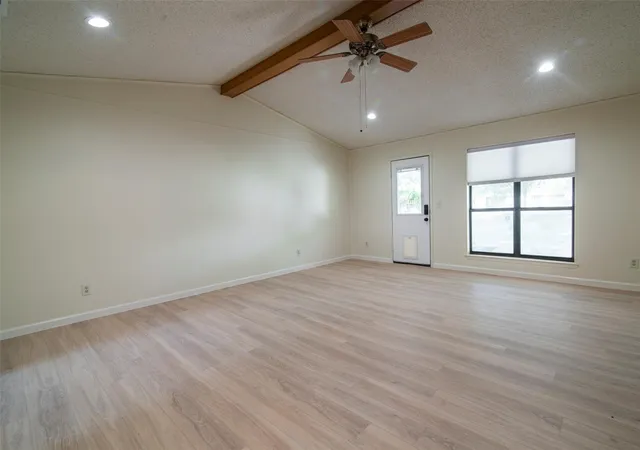 Photo 4 of Single family home for sale at 284 W San Antonio St, Van Alstyne, TX 75495 | MLS# 21352222 | Listing updated on 2026-08-07
