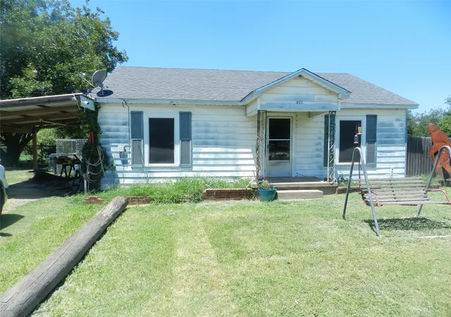 Photo 3 of Sale Pending at 402 S Avenue D, Olney, TX 76374 | MLS# 21351083 | Listing updated on 2026-08-10