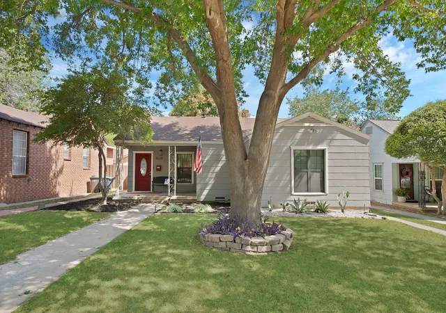 Photo 1 of Single family home for sale at 4028 Locke Ave, Fort Worth, TX 76107 | MLS# 21353055 | Listing updated on 2026-09-23