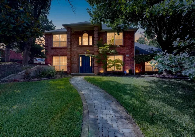 Photo 1 of Single family home for sale at 2120 Valley View Dr, Cedar Hill, TX 75104 | MLS# 21348849 | Listing updated on 2026-08-30