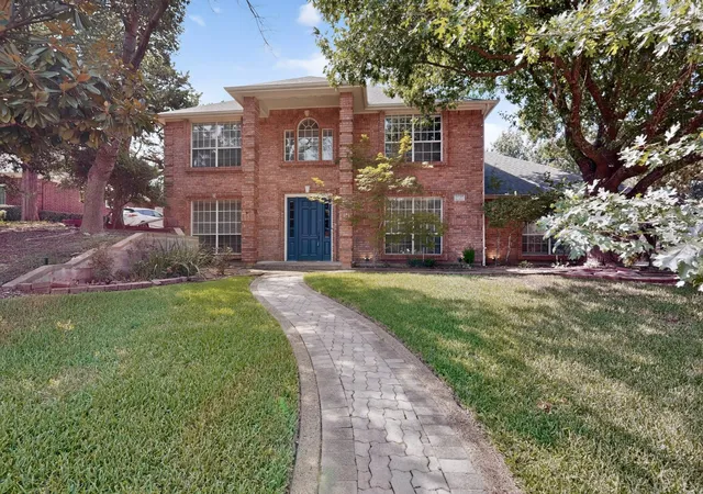Photo 2 of Single family home for sale at 2120 Valley View Dr, Cedar Hill, TX 75104 | MLS# 21348849 | Listing updated on 2026-08-30