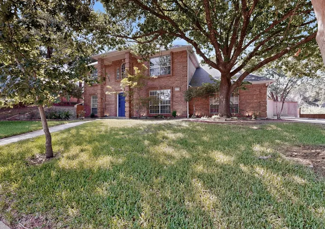 Photo 3 of Single family home for sale at 2120 Valley View Dr, Cedar Hill, TX 75104 | MLS# 21348849 | Listing updated on 2026-08-30