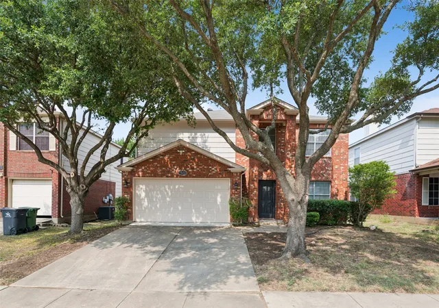 Photo 1 of Single family home for sale at 7020 Glenshire Dr, Arlington, TX 76002 | MLS# 21351553 | Listing updated on 2026-08-29