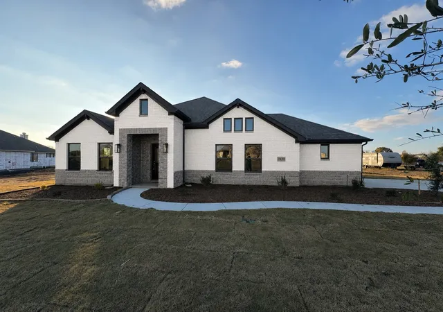 Photo 1 of Single family home for sale at 7015 Lilly Ln, Sanger, TX 76266 | MLS# 21353091 | Listing updated on 2026-08-21