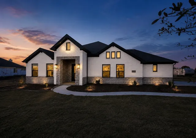 Photo 2 of Single family home for sale at 7015 Lilly Ln, Sanger, TX 76266 | MLS# 21353091 | Listing updated on 2026-08-21