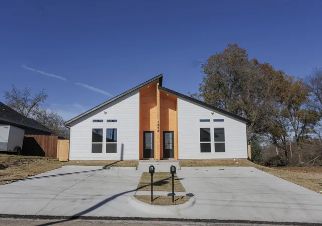 Photo 1 of Multi family home for sale at 1918 Church St, Greenville, TX 75401 | MLS# 21353093 | Listing updated on 2026-09-16