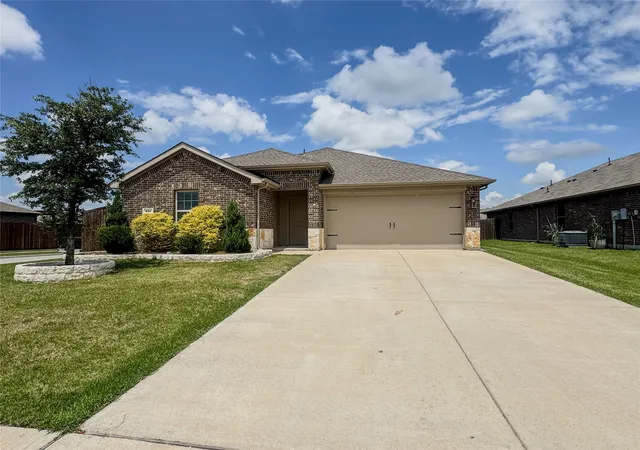 Photo 3 of Single family home for sale at 801 Meadow Creek Ln, Josephine, TX 75189 | MLS# 21353061 | Listing updated on 2026-08-11