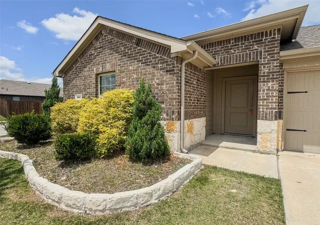 Photo 3 of Single family home for sale at 801 Meadow Creek Ln, Josephine, TX 75189 | MLS# 21353061 | Listing updated on 2026-08-11