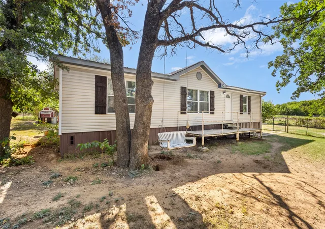 Photo 2 of Manufactured home for sale at 7821 Fm 3136, Alvarado, TX 76009 | MLS# 21332661 | Listing updated on 2026-09-22