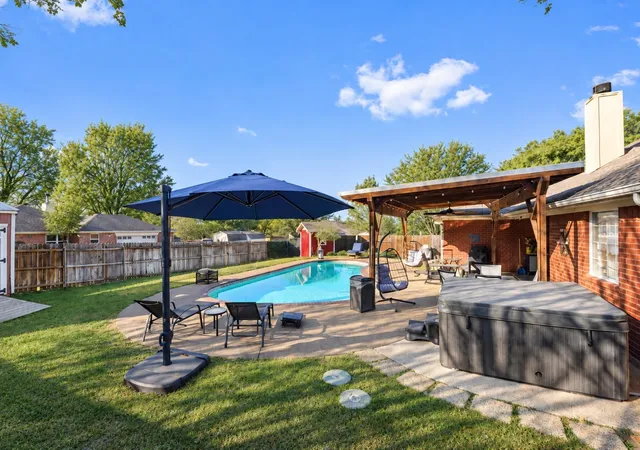 Photo 1 of Sale Pending at 1701 Oakmeadow Dr, Decatur, TX 76234 | MLS# 21353138 | Listing updated on 2026-09-29