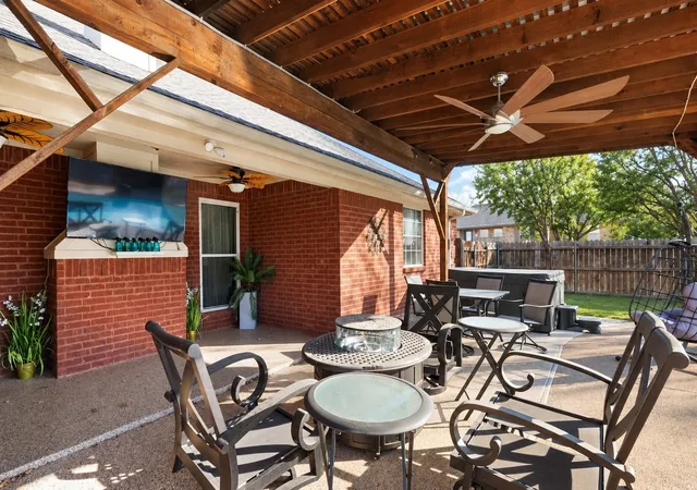 Photo 3 of Sale Pending at 1701 Oakmeadow Dr, Decatur, TX 76234 | MLS# 21353138 | Listing updated on 2026-09-29