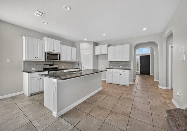 Photo 3 of Single family home for sale at 576 Pendennis Dr, Fort Worth, TX 76131 | MLS# 21350768 | Listing updated on 2026-09-03
