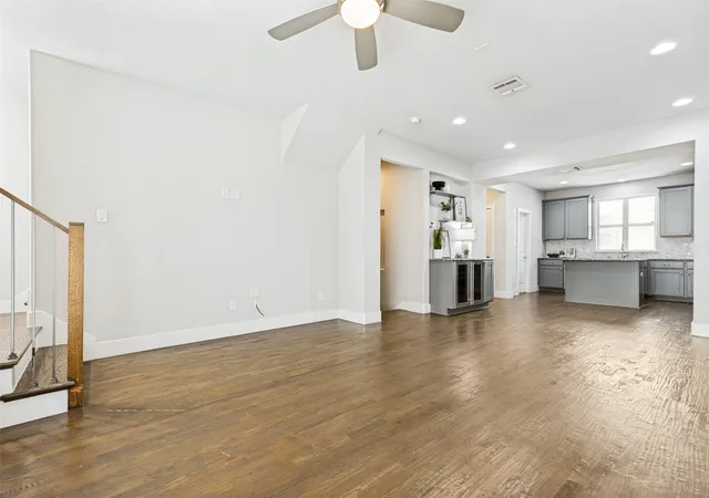 Photo 3 of Single family home for sale at 1305 Palm Springs Ln, Dallas, TX 75204 | MLS# 21353158 | Listing updated on 2026-09-23