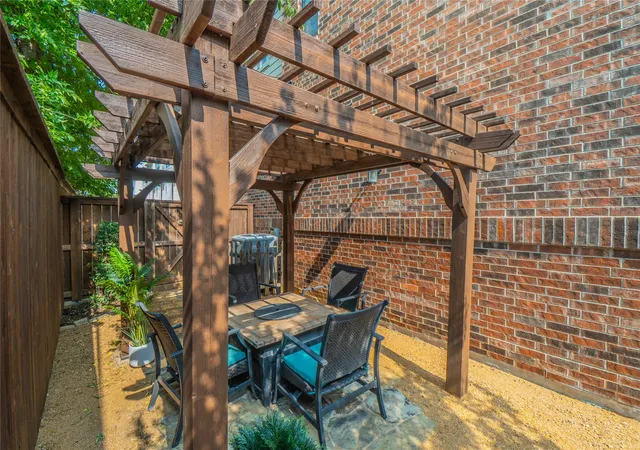 Photo 3 of Townhouse for sale at 6050 Portrush Dr, Fort Worth, TX 76116 | MLS# 21351660 | Listing updated on 2026-08-23