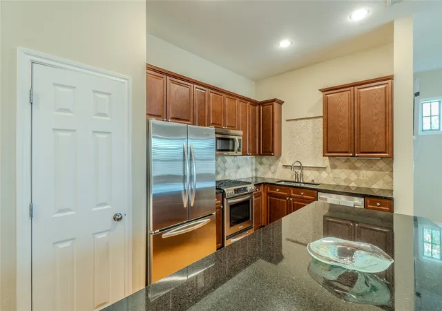 Photo 3 of Townhouse for sale at 6050 Portrush Dr, Fort Worth, TX 76116 | MLS# 21351660 | Listing updated on 2026-10-08