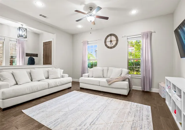Photo 4 of Sale Pending at 4502 Spanish Indigo Ln, Arlington, TX 76005 | MLS# 21353187 | Listing updated on 2026-10-08