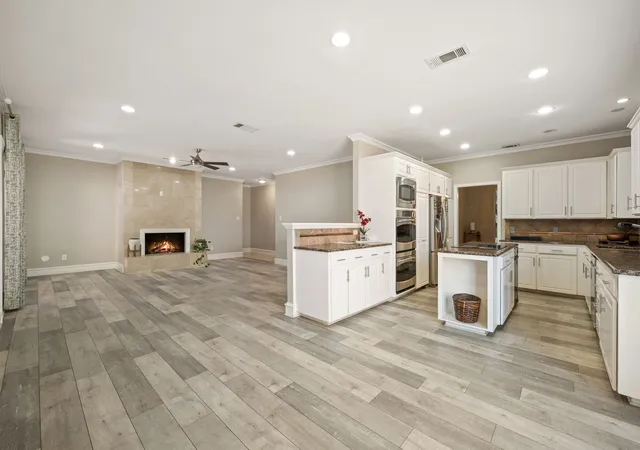 Photo 3 of Single family home for sale at 2311 Creekside Cir N, Irving, TX 75063 | MLS# 21348469 | Listing updated on 2026-10-07