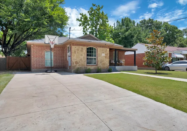 Photo 3 of Single family home for sale at 1102 Ash St, Irving, TX 75060 | MLS# 21352538 | Listing updated on 2026-08-31