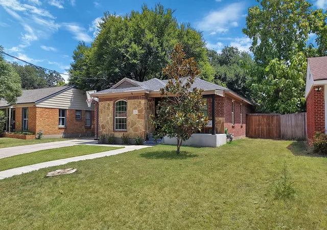Photo 3 of Single family home for sale at 1102 Ash St, Irving, TX 75060 | MLS# 21352538 | Listing updated on 2026-08-31