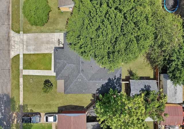 Photo 4 of Single family home for sale at 1102 Ash St, Irving, TX 75060 | MLS# 21352538 | Listing updated on 2026-08-31