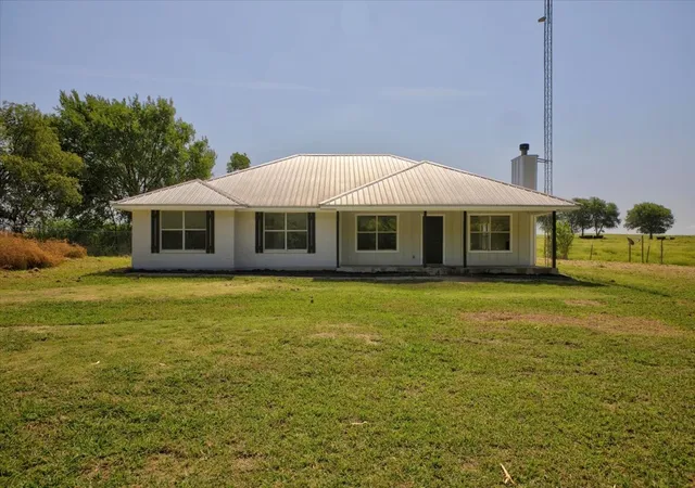 Photo 2 of Sale Pending at 187 Private Road 416, Itasca, TX 76055 | MLS# 21350681 | Listing updated on 2026-08-25