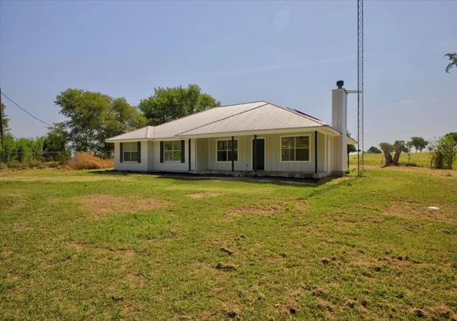 Photo 3 of Sale Pending at 187 Private Road 416, Itasca, TX 76055 | MLS# 21350681 | Listing updated on 2026-08-25