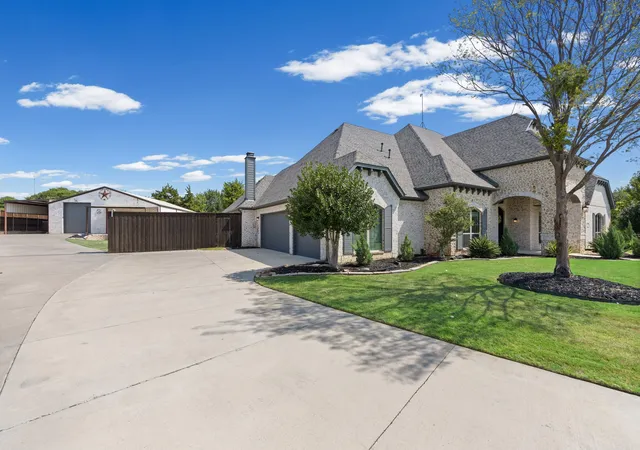 Photo 4 of Single family home for sale at 2971 American Sparrow Dr, Midlothian, TX 76065 | MLS# 21347787 | Listing updated on 2026-09-24