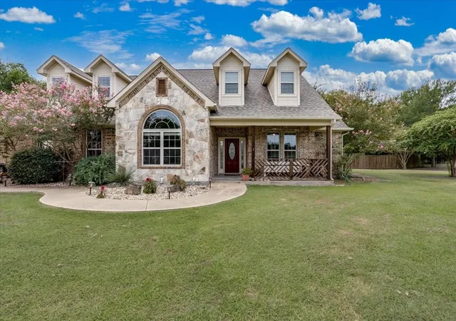 Photo 3 of Single family home for sale at 4012 Chelsea Wy, Caddo Mills, TX 75135 | MLS# 21351974 | Listing updated on 2026-09-25