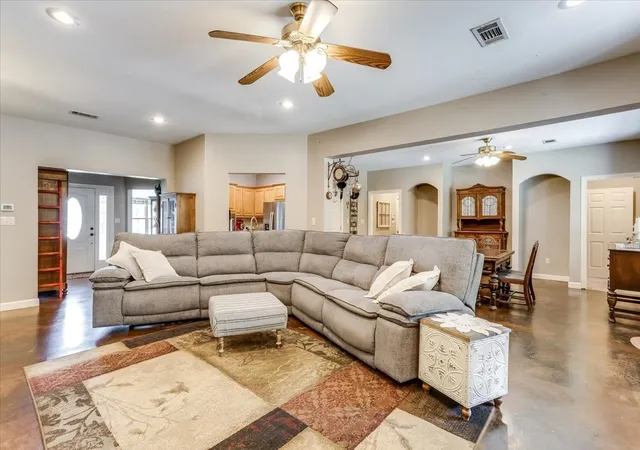 Photo 4 of Single family home for sale at 4012 Chelsea Wy, Caddo Mills, TX 75135 | MLS# 21351974 | Listing updated on 2026-09-25