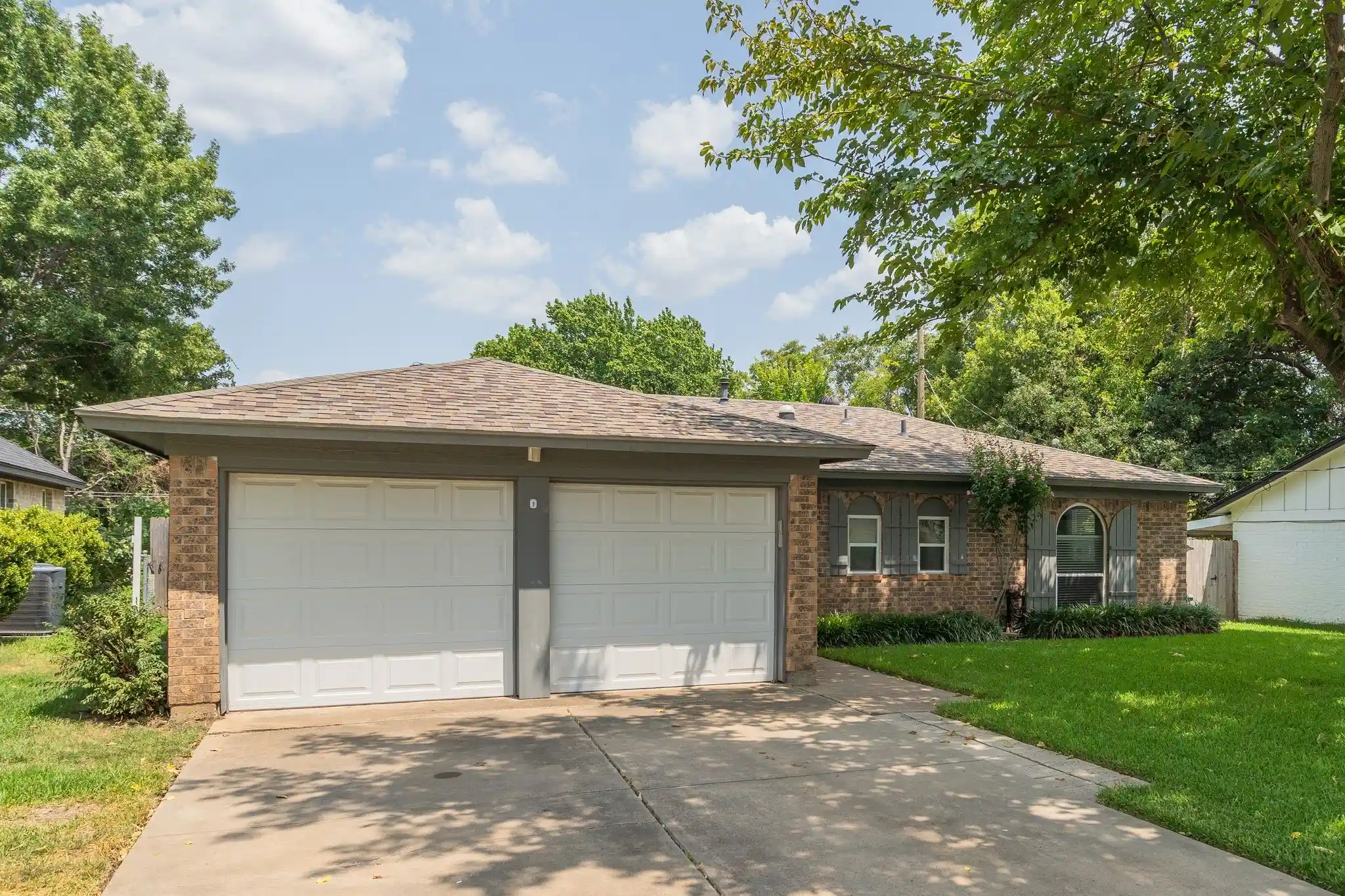 Photo 1 of Single family home for sale at 6980 Cox Ln, North Richland Hills, TX 76182 | MLS# 21353225 | Listing updated on 2026-10-19