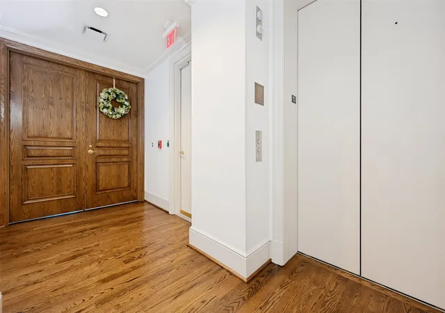 Photo 4 of Condo for sale at 3505 Turtle Creek Blvd #10C, Dallas, TX 75219 | MLS# 21351040 | Listing updated on 2026-09-20