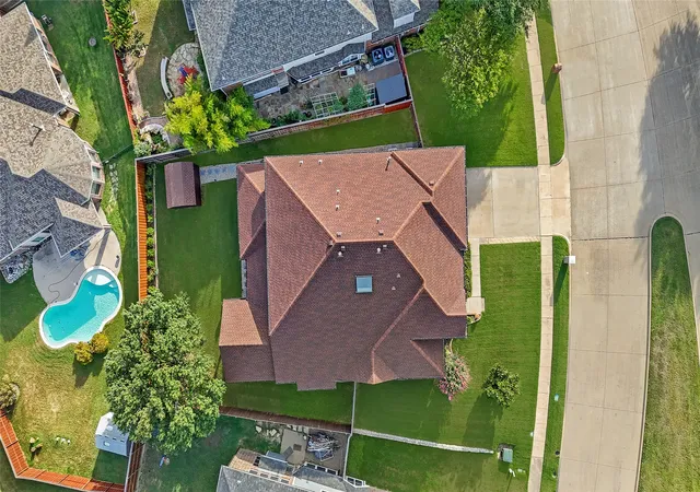 Photo 3 of Single family home for sale at 663 E Sandra Ln, Grand Prairie, TX 75052 | MLS# 21352853 | Listing updated on 2026-08-27