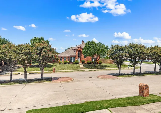 Photo 2 of Sale Pending at 1215 Majestic Wy, Wylie, TX 75098 | MLS# 21341129 | Listing updated on 2026-08-30