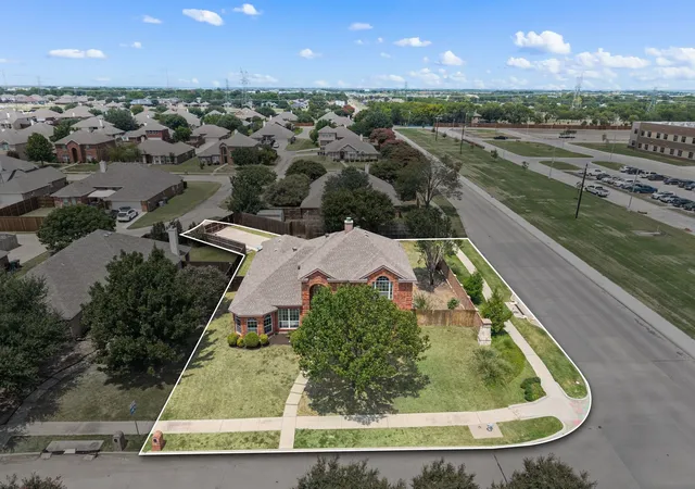 Photo 3 of Sale Pending at 1215 Majestic Wy, Wylie, TX 75098 | MLS# 21341129 | Listing updated on 2026-08-30