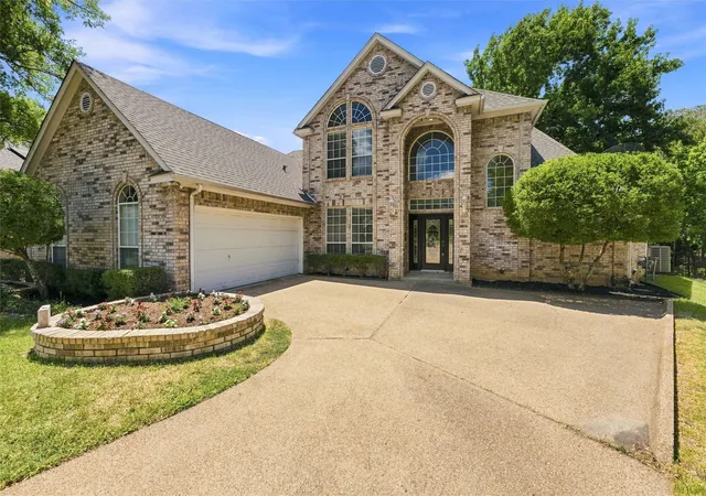 Photo 1 of Sale Pending at 4 Amen Corner Ct, Mansfield, TX 76063 | MLS# 21353249 | Listing updated on 2026-10-05