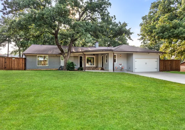Photo 1 of Single family home for sale at 149 Redwood Dr, Lewisville, TX 75077 | MLS# 21352078 | Listing updated on 2026-10-07