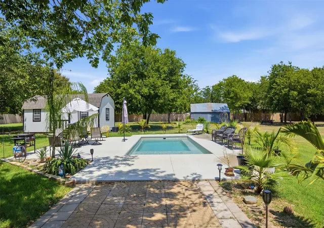 Photo 2 of Sale Pending at 10717 County Road 507, Venus, TX 76084 | MLS# 21350806 | Listing updated on 2026-08-19