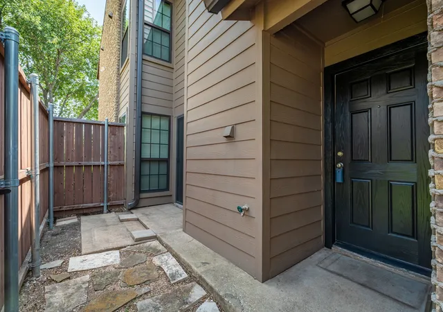 Photo 3 of Condo for sale at 333 Melrose Dr #31D, Richardson, TX 75080 | MLS# 21353046 | Listing updated on 2026-08-07