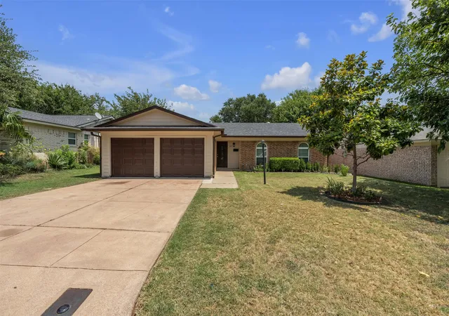 Photo 2 of Single family home for sale at 6617 Andora Ave, Fort Worth, TX 76133 | MLS# 21349666 | Listing updated on 2026-09-30