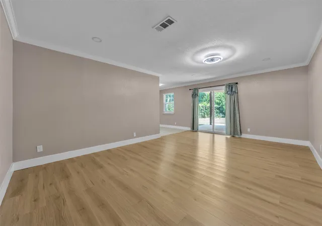 Photo 4 of Single family home for sale at 6617 Andora Ave, Fort Worth, TX 76133 | MLS# 21349666 | Listing updated on 2026-09-30