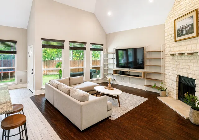 Photo 3 of Single family home for sale at 1720 Endicott Dr, Plano, TX 75025 | MLS# 21337955 | Listing updated on 2026-08-12