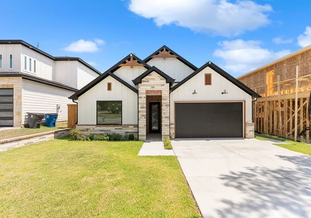 Photo 1 of Single family home for sale at 1334 E Kiest Blvd, Dallas, TX 75216 | MLS# 21353311 | Listing updated on 2026-08-07